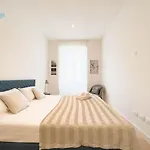 Slataper 9 Tirabora Short Rent, Con Parcheggio Privato Apartamento Trieste