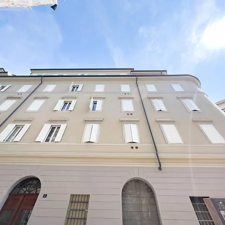 Slataper 9 Tirabora Short Rent