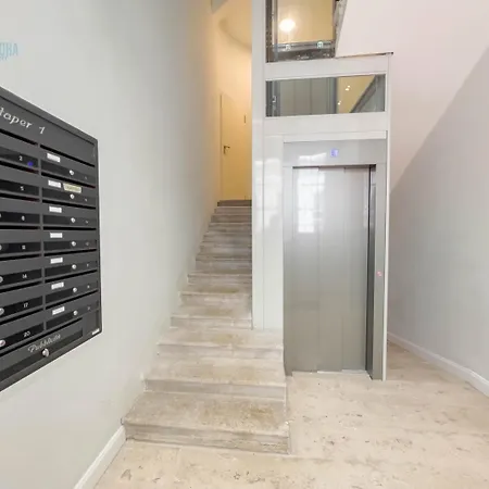 Slataper 9 Tirabora Short Rent, Con Parcheggio Privato * Triest